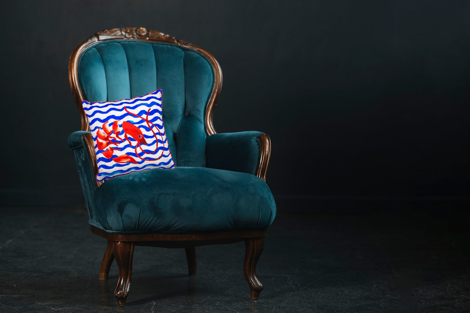 Anemoss Marine Collection Dekokissen mit Shrimp-Muster, hochwertiger Baumwollbezug, maritimes Design für stilvolle Wohnräume.